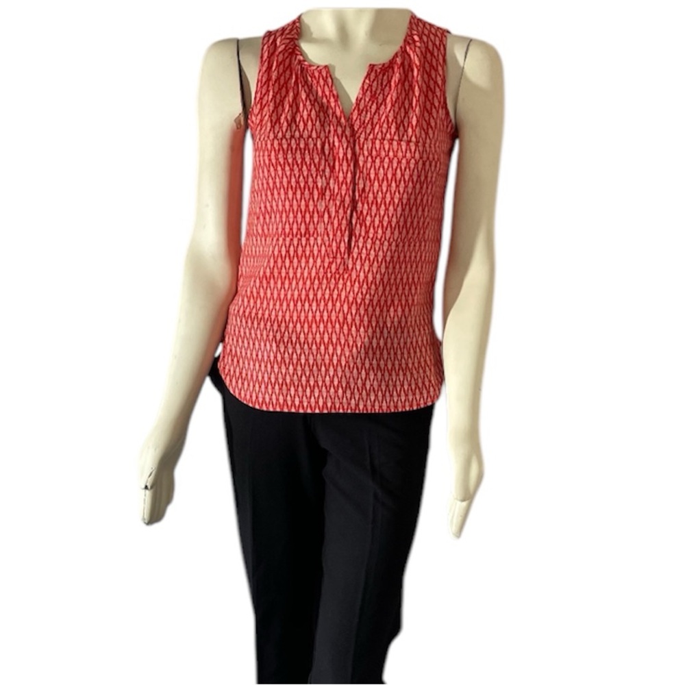 Ann Taylor White Sleeveless Blouse with Geometric Pattern - Picture 5 of 7